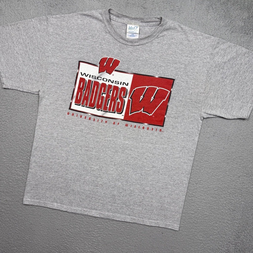 Vintage Y2K University of Wisconsin Badgers T-shirt